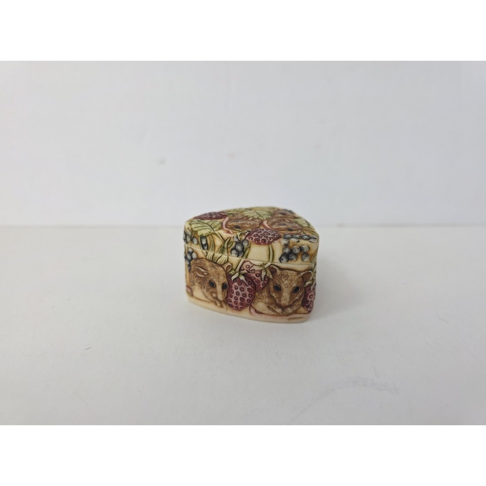Harmony Kingdom Jardinia trinket box mouse mice in strawberry fields